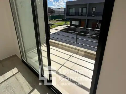 Duplex en Venta, tres dormitorios Pilar