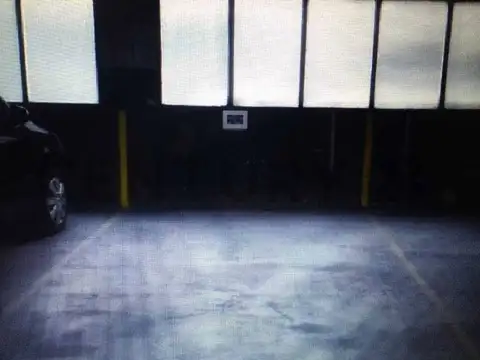 Venta de cochera cubierta y fija en Almagro.