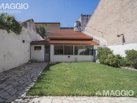 Casa en Venta con 3 cocheras