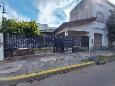 Depto Tipo Casa en Alquiler con 1 cocheras