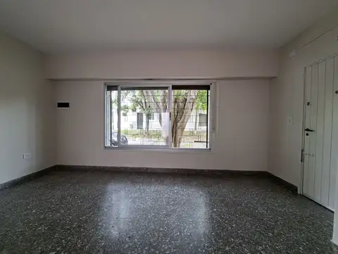 Depto Tipo Casa en Alquiler en Martinez Fleming / Panamericana, $ 1.200.000