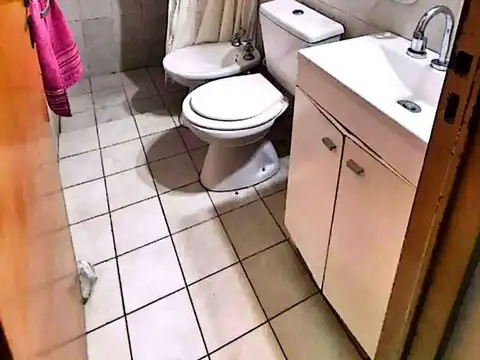 Casa 6 ambientes con 1 baño