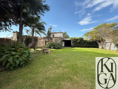 Casa en venta c/ cochera en La Vanguardia
