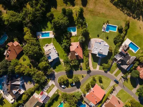 CASA EN VENTA CLUB DE CAMPO LA MARTONA