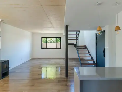 Casa 5 ambientes con 2 baños