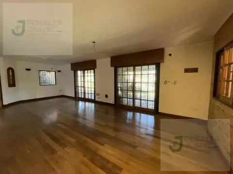 Casa 7 ambientes con 4 baños