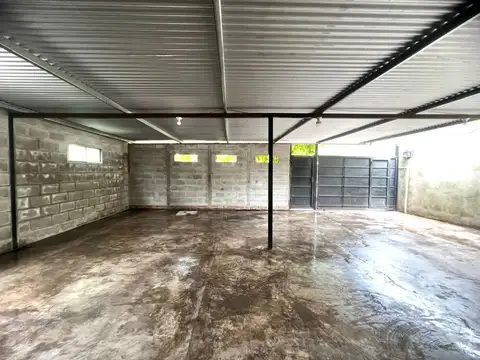 Casa en Venta con 4 cocheras