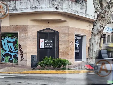 Oficina en San Fernando sobre Av del Libertador , apto varios rubros  