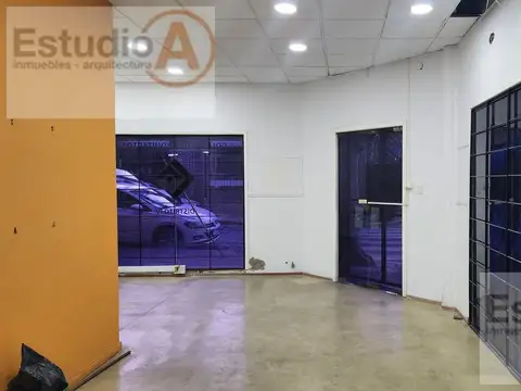 Oficina en San Fernando sobre Av del Libertador , apto varios rubros  