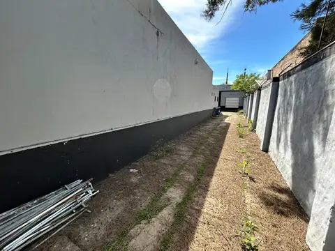 VENTA - GALPON CON OFICINAS - MERLO