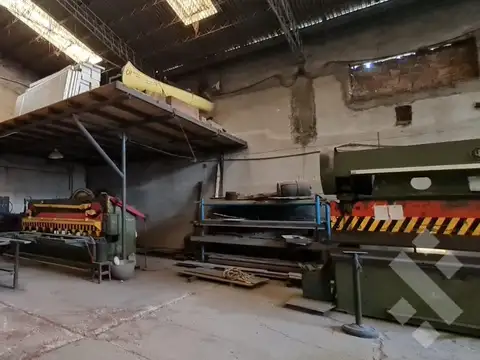 ALQUILER: GALPON 475 m2 -  Tronador  al 1200- GENERAL ROCA (RN)