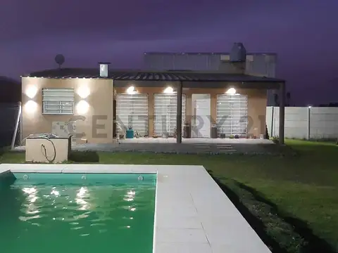 VENTA CASAQUINTA con Piscina en Domselaar -Partido San Vicente