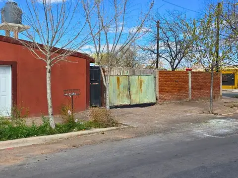 Oportunidad en Perdriel - Casa en esquina