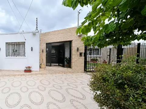 Casa en Venta,( Apta crédito) Rodeo del Medio