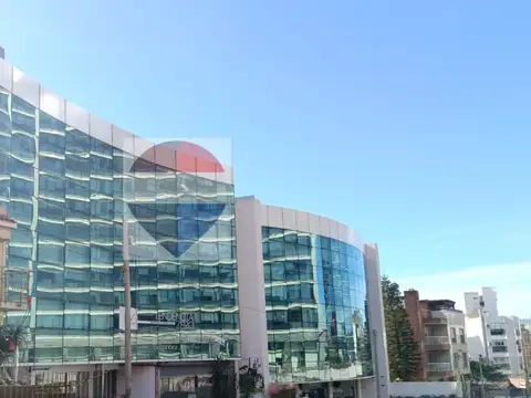 Venta Oficina corporativa en Trade Park  +cochera