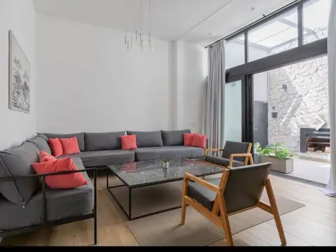 Depto Tipo Casa 4 ambientes con 3 baños
