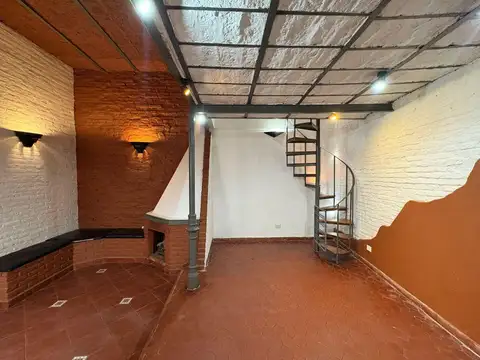 Depto Tipo Casa en Alquiler de 3 ambientes