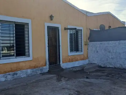 Venta 4 casas entre calles Lemos y Pelayes Gllen