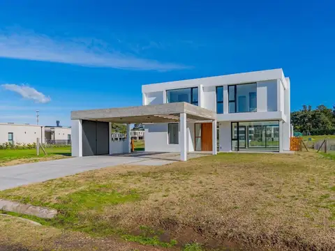 CASA 5 AMBIENTES A ESTRENAR FRENTE AL LAGO RUMENCO JOVEN