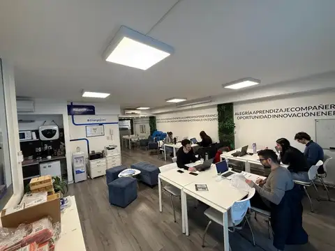 Oficina 6 ambientes con 2 baños