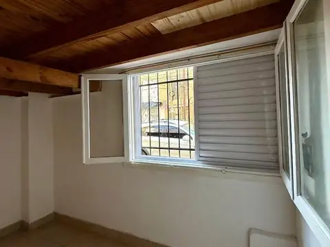 Depto Tipo Casa en Alquiler de Monoambiente