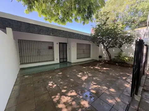 ALQUILER DE CASA 3 AMB en MERLO CENTRO