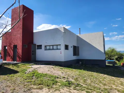 Casa 6 ambientes con 5 baños