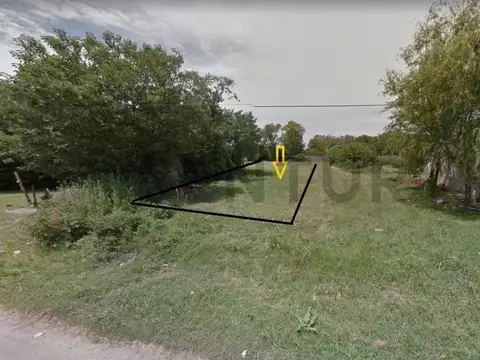 TERRENO EN CORREA CON SALIDA A DOS CALLES 500m2