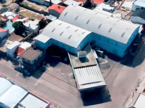 Importante propiedad comercial, en esquina de Distito E3, a metros de Av. Champagnat.