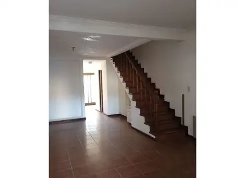 Depto Tipo Casa 4 ambientes con 2 baños