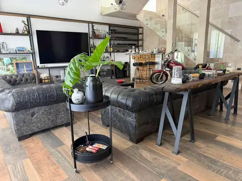 Casa 7 ambientes con 3 baños