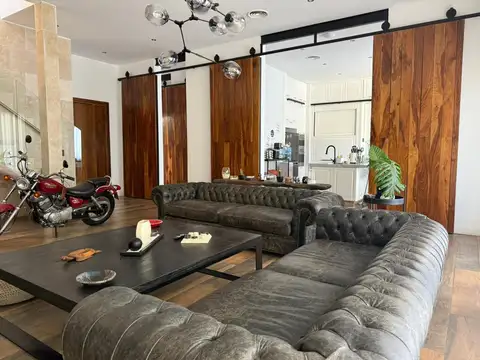 Casa en Alquiler de 4 dormitorios