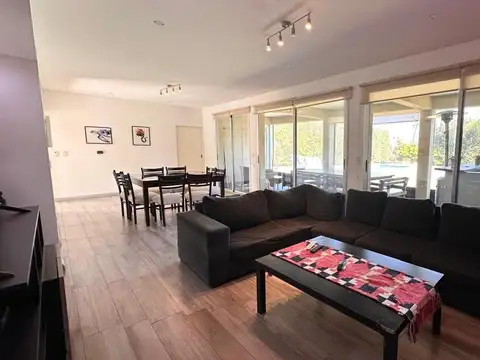 Venta Casa con pileta - Villa Olivos, Ramal Pilar