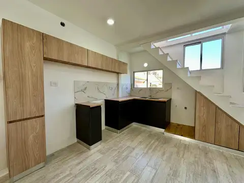 Beron de Estrada  al 2300