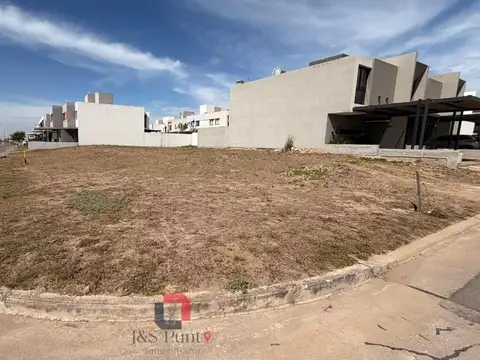 Lote en Solares de Manantiales