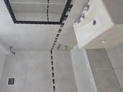 2 ambientes al frente, muy luminoso, EXPENSAS INCLUIDAS.