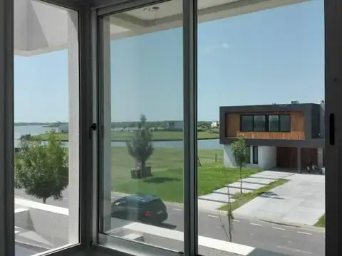 Casa al Lago en Ventas en Puertos - Muelles