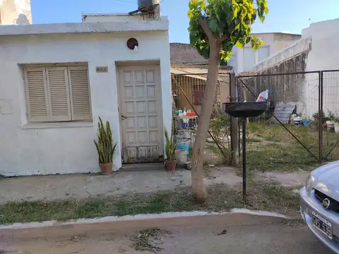 CASA EN VENTA DE 3 AMBIENTES