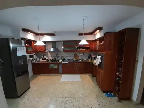 Casa 4 ambientes con 4 baños