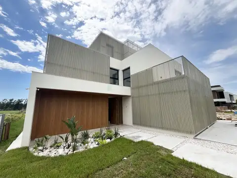 Casa en Venta y Alquiler anual en El Yacht, Nordelta, Tigre