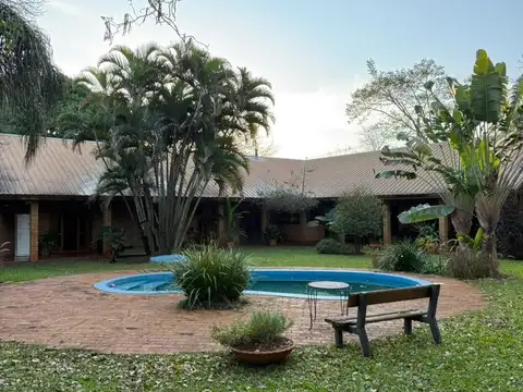 CF1379 - CASA - AV. URQUIZA Y MONSEÑOR DE ANDREA