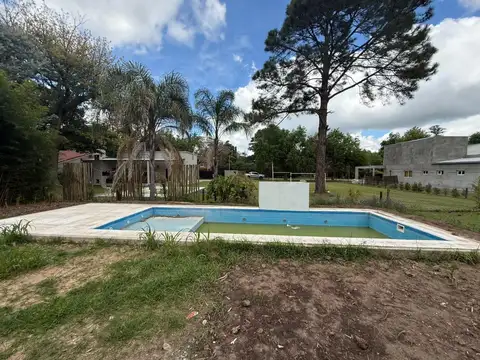 Casa en Alquiler con 1 cochera