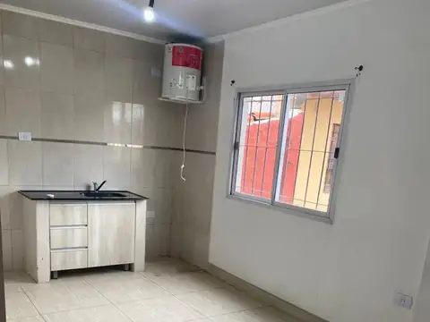Ph  en alquiler a una cuadra de la estacion  Jose Leon Suarez