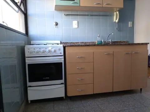 Departamento en Alquiler en Chacarita, $ 700.000