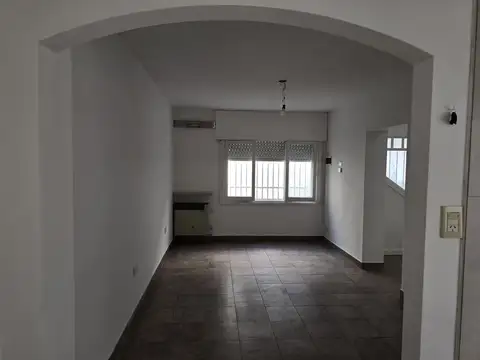 Depto Tipo Casa en Venta de 3 ambientes
