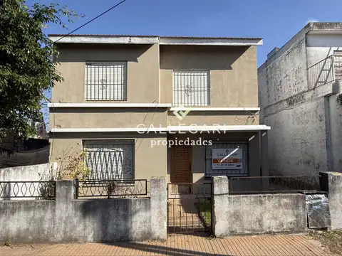 Casa 5 ambientes con Parque en venta - Berazategui - ¡PERMUTA!