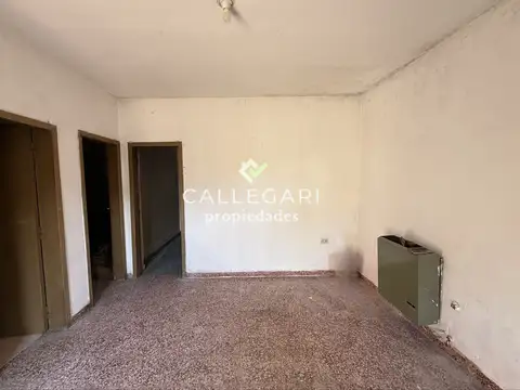 Casa 5 ambientes con 2 baños
