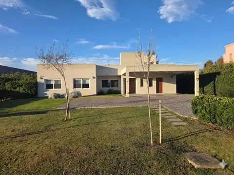 Casa en Chacras de la Reserva
