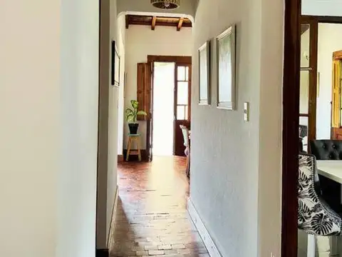 Casa en Alquiler con 1 cochera