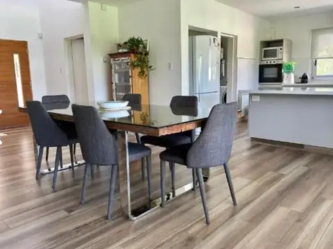 Casa en Venta en Los Naranjos, USD 375.000